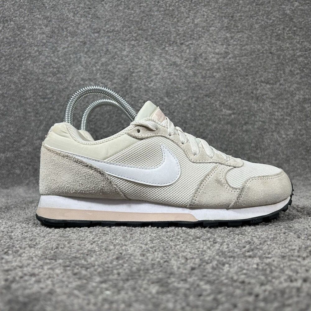 Nike MD Runner 2 749869-011 Women’s Size 7 Beige Casual Training Shoes Used